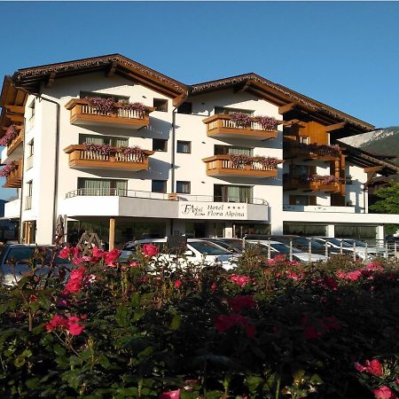 Hotel Flora Alpina Campitello di Fassa Esterno foto