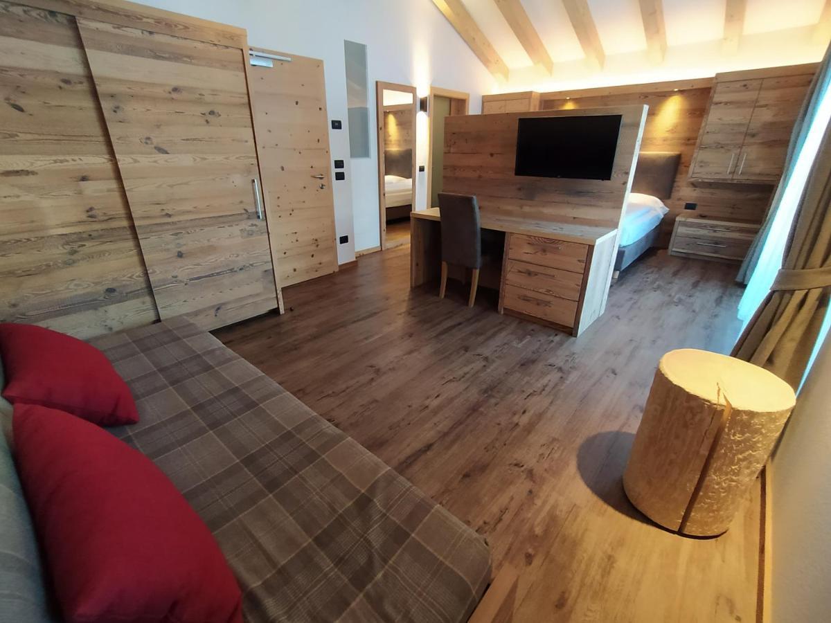 Hotel Flora Alpina Campitello di Fassa Esterno foto