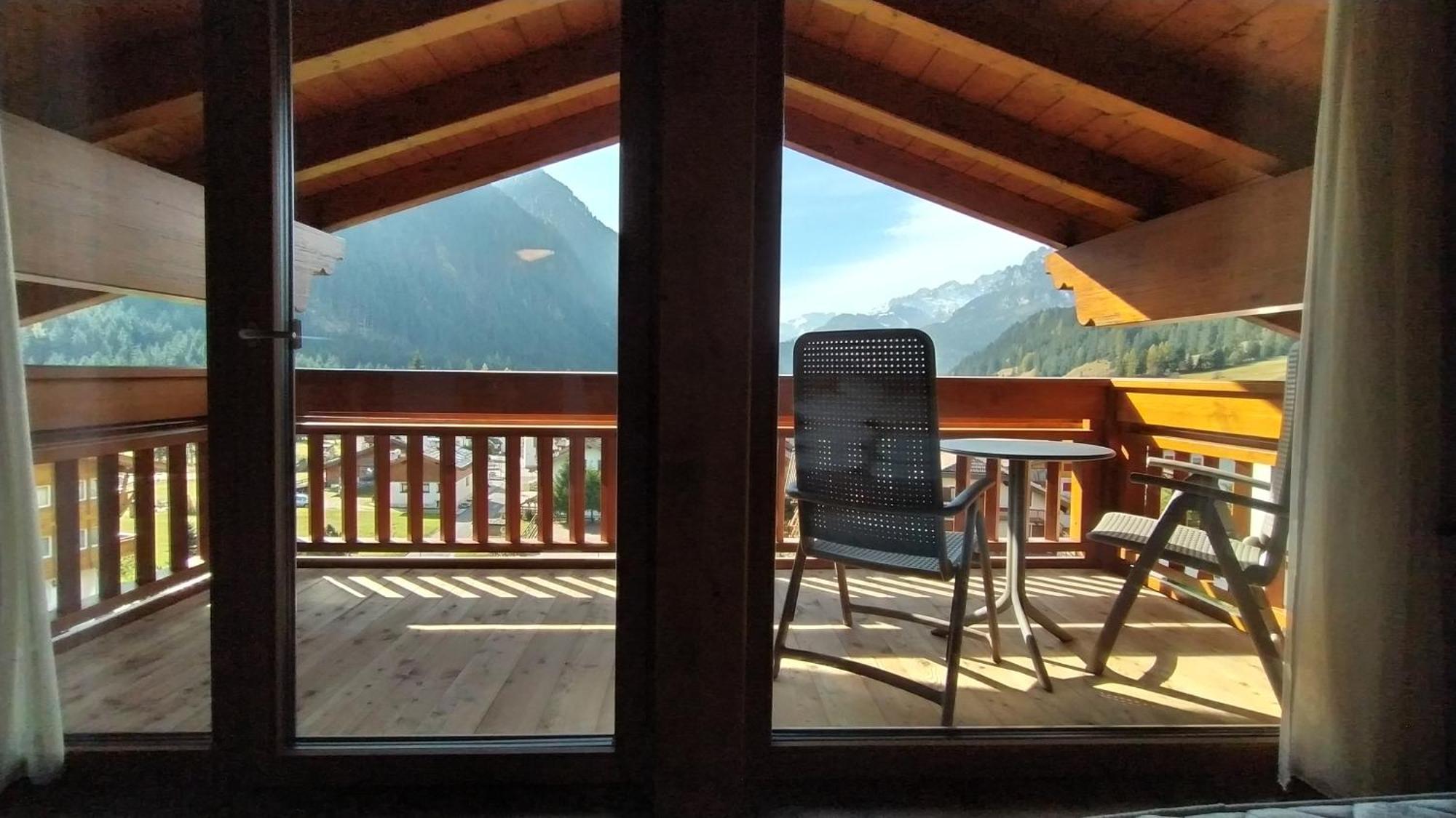 Hotel Flora Alpina Campitello di Fassa Esterno foto