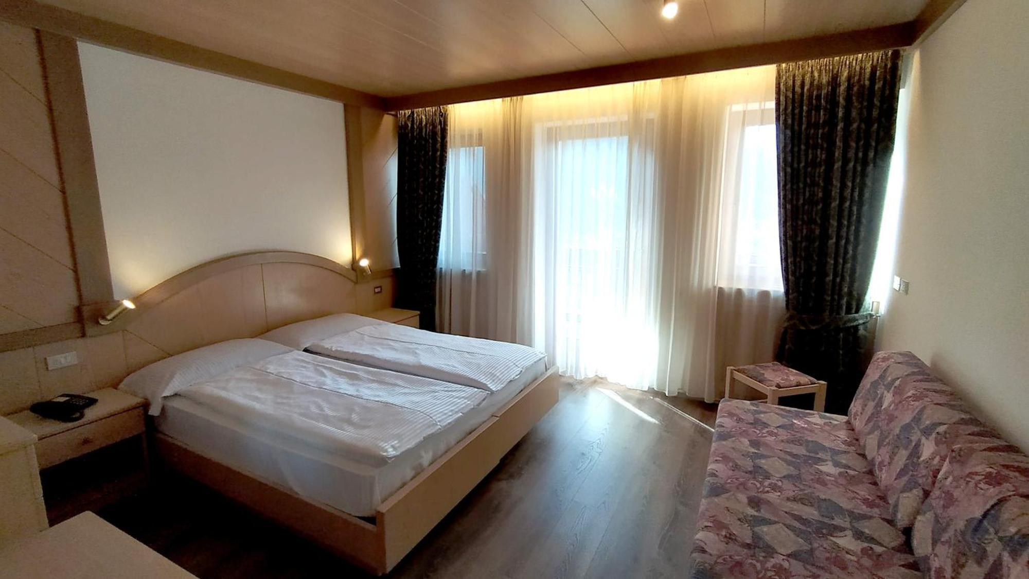 Hotel Flora Alpina Campitello di Fassa Esterno foto