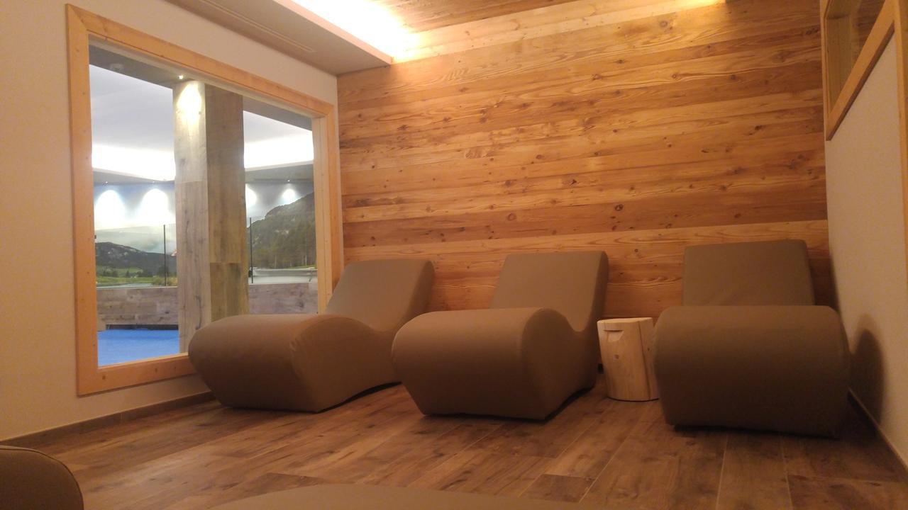 Hotel Flora Alpina Campitello di Fassa Esterno foto
